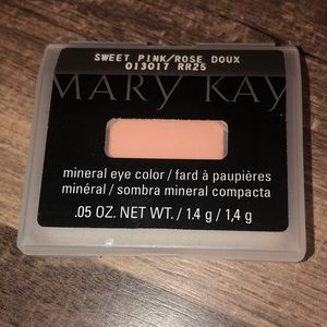 Sweet pink eyeshadow